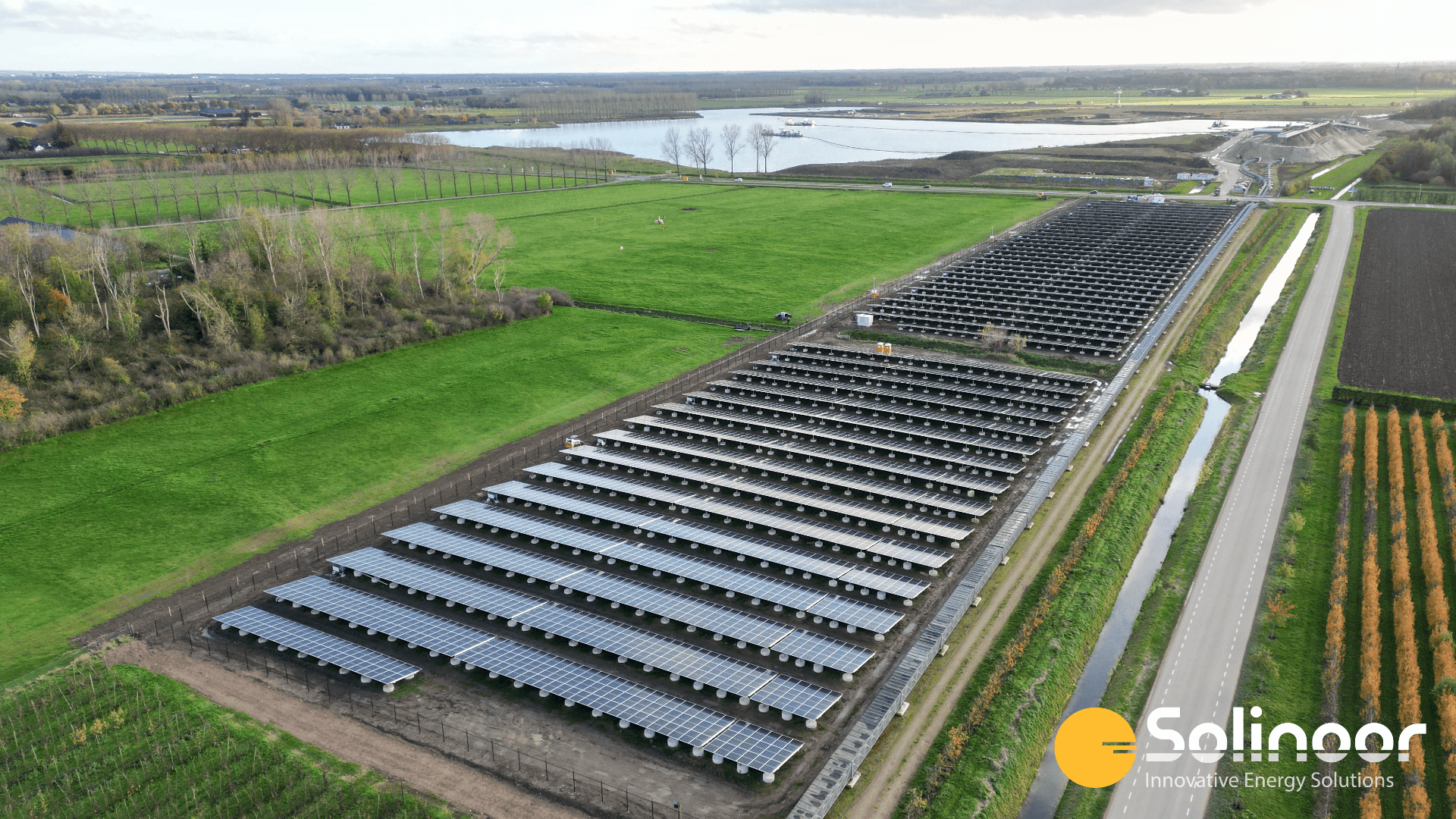 Geertjesgolf solar park complete installation with sand extraction in the background