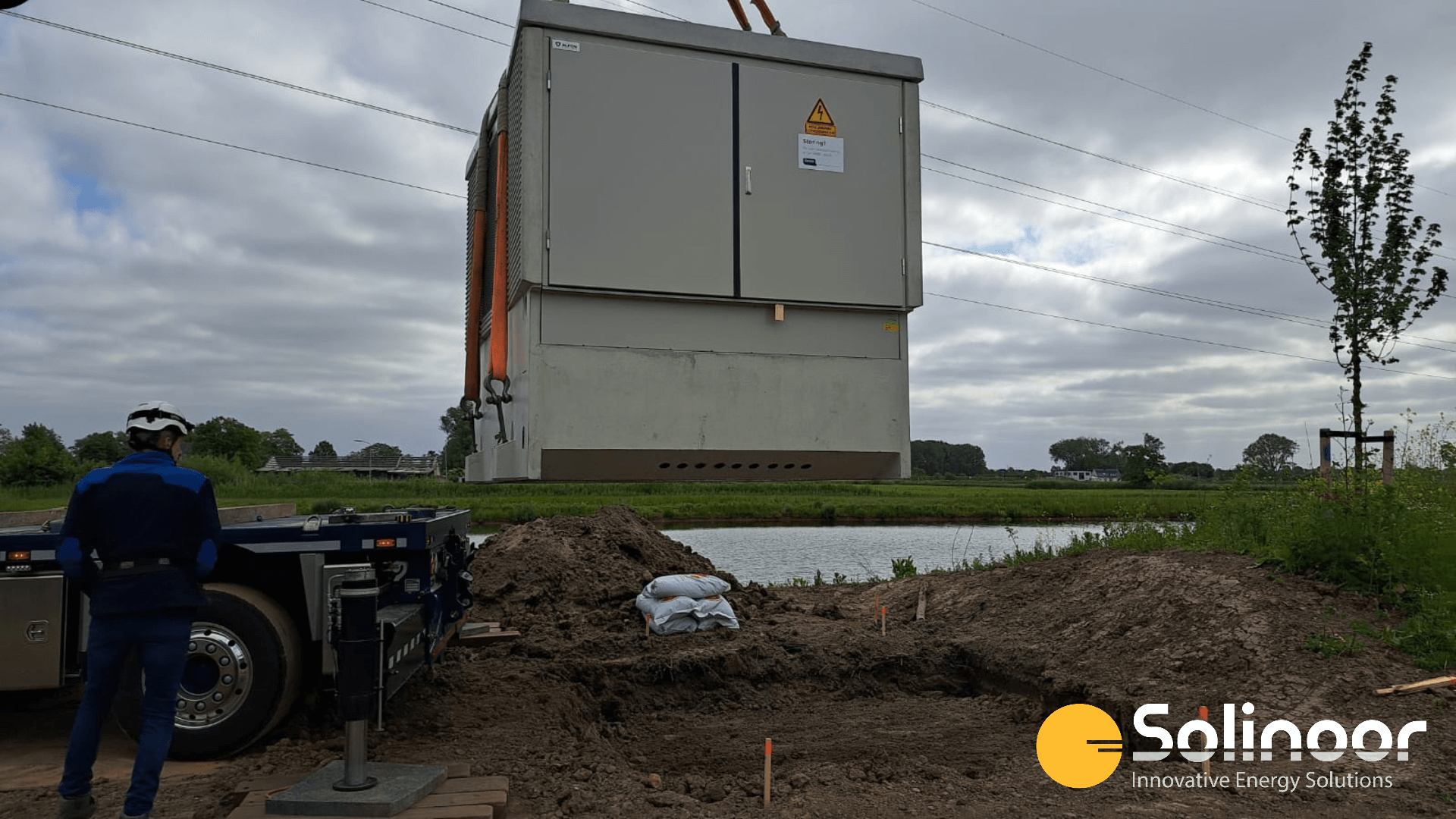 Start construction of floating solar park Zaltbommel with the transformer station placement